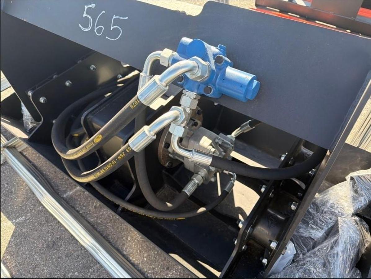 NEW - 72'' Skid Steer Vibratory Plate Compactor thumbnail 2
