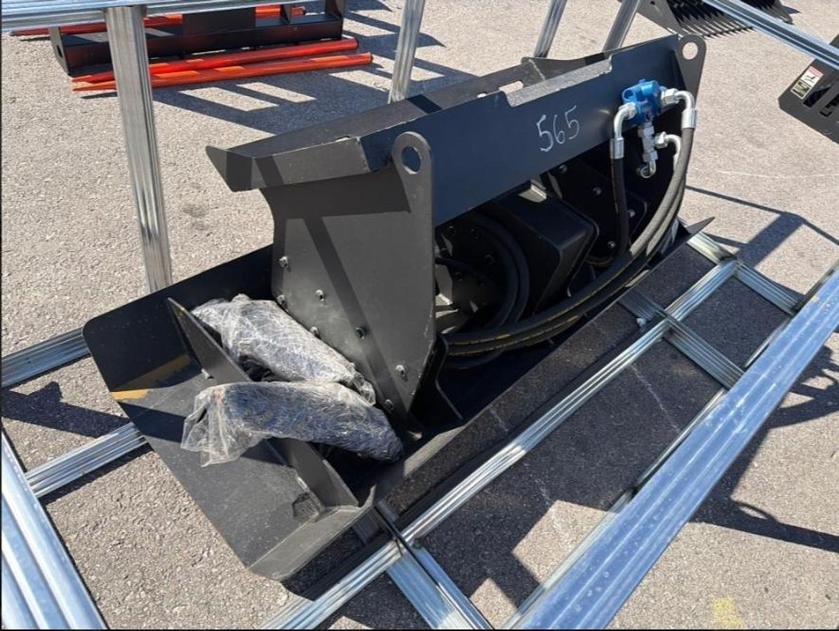 NEW - 72'' Skid Steer Vibratory Plate Compactor thumbnail 3