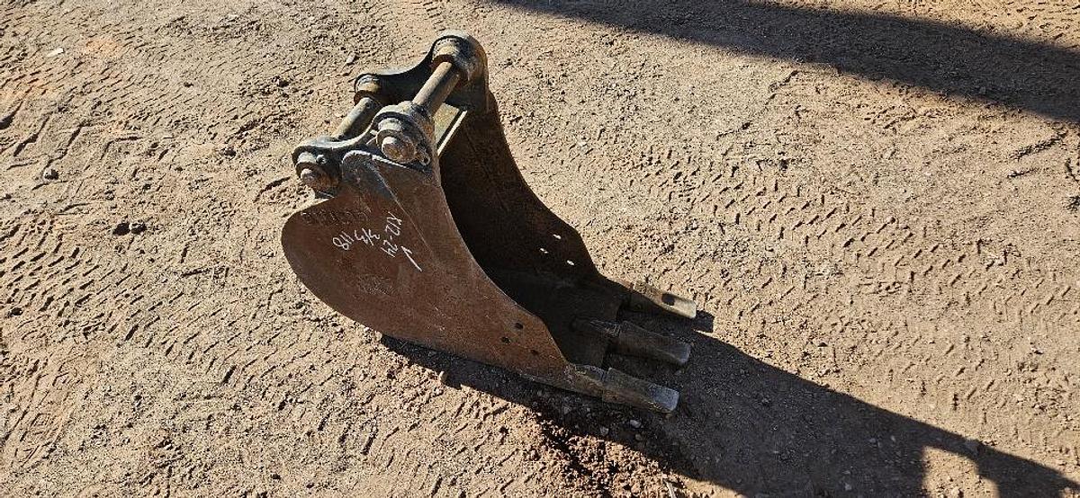 1' CAT MINI EXCAVATOR BUCKET thumbnail 3