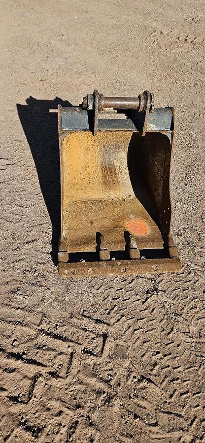 24" Mini Excavator Bucket thumbnail 2