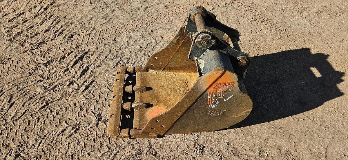 24" Mini Excavator Bucket thumbnail 4