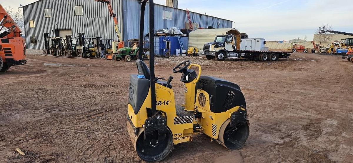 2015 Multiquip Double Drum Vibratory Roller Compactor thumbnail 5