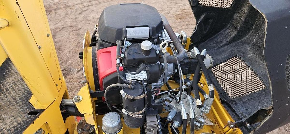 2015 Multiquip Double Drum Vibratory Roller Compactor thumbnail 7