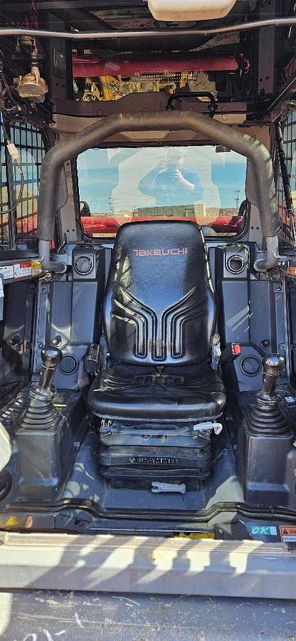 2021 Takeuchi Skid Steer thumbnail 9