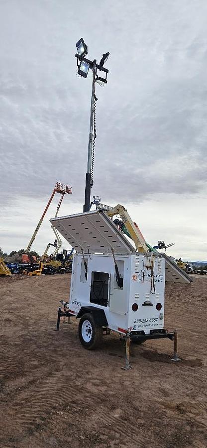 Solar Light Tower thumbnail 5