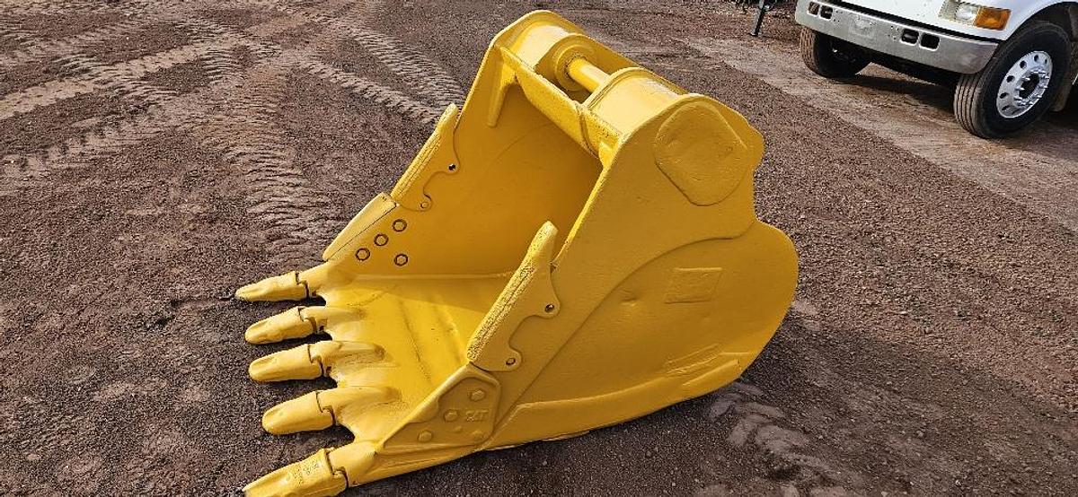 48" Excvator Bucket thumbnail 2