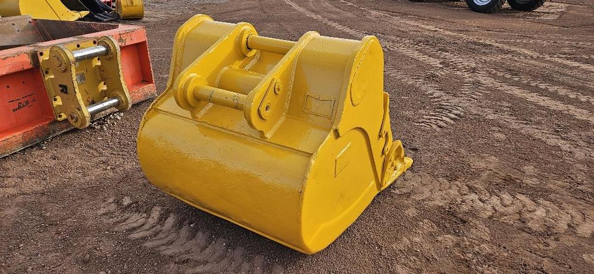 48" Excvator Bucket thumbnail 5