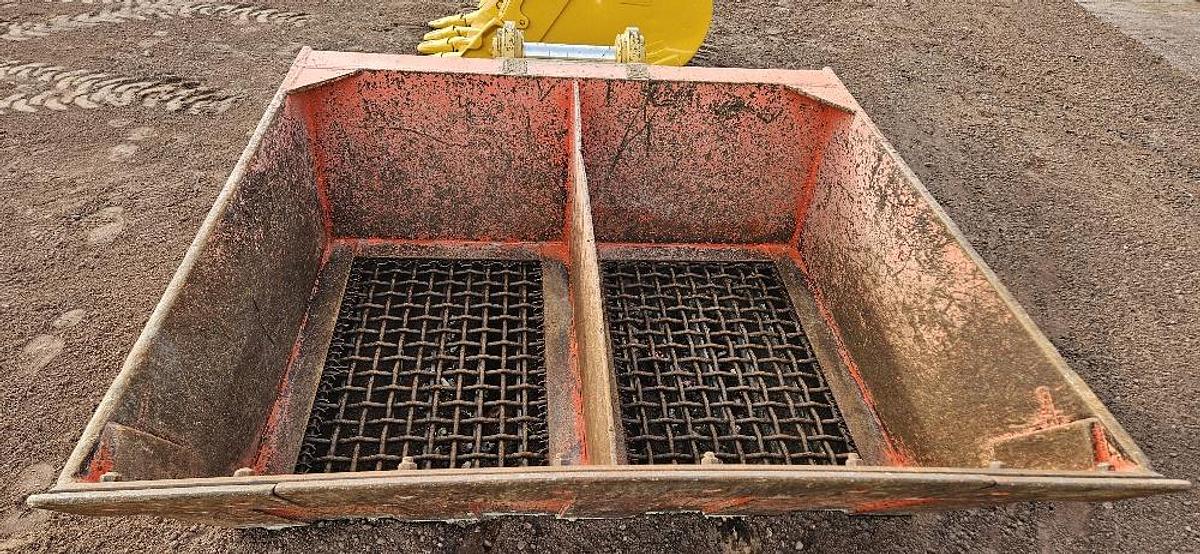 73" Excavator Screening Bucket thumbnail 2