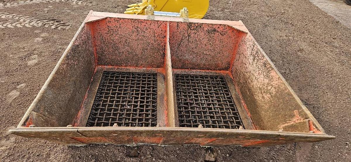 73" Excavator Screening Bucket thumbnail 3