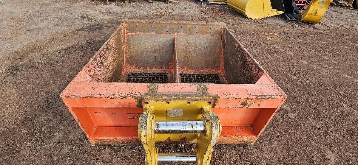 73" Excavator Screening Bucket thumbnail 6