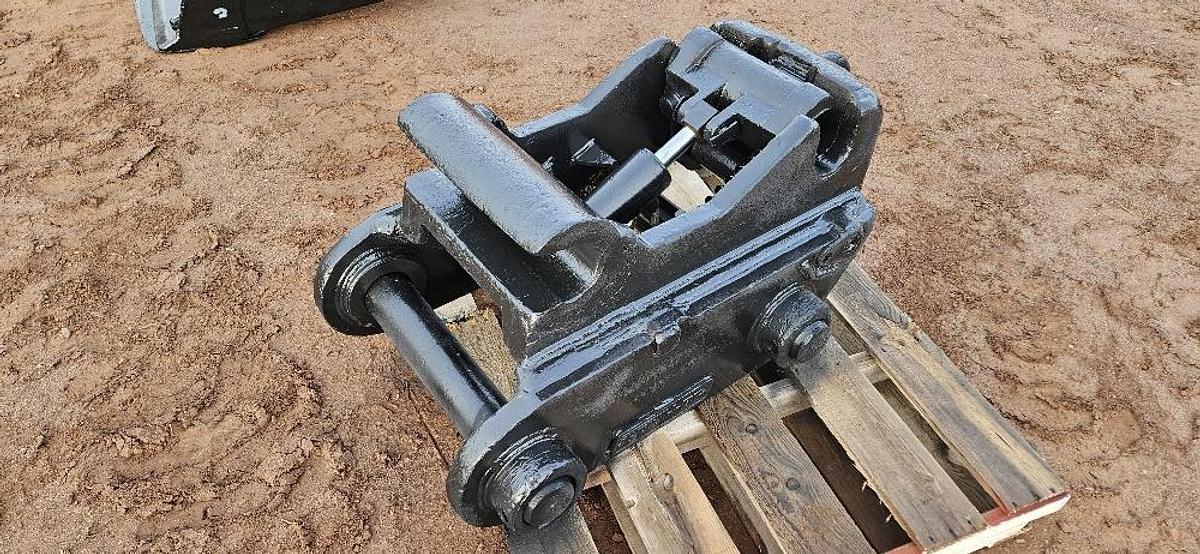 JB Hendrix Excavator Quick Coupler thumbnail 3