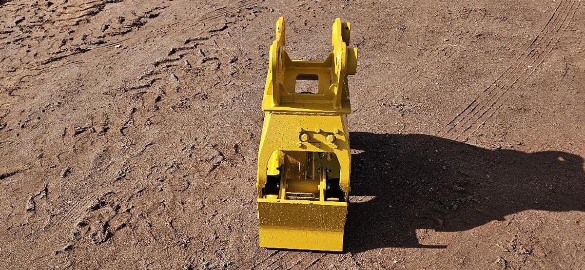 16" Wide Excavator Hydraulic Hoe Pack thumbnail 2