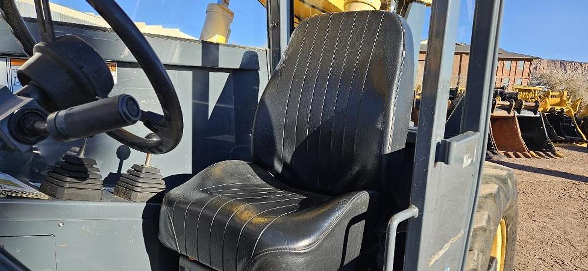 2015 Gehl Telehandler thumbnail 12