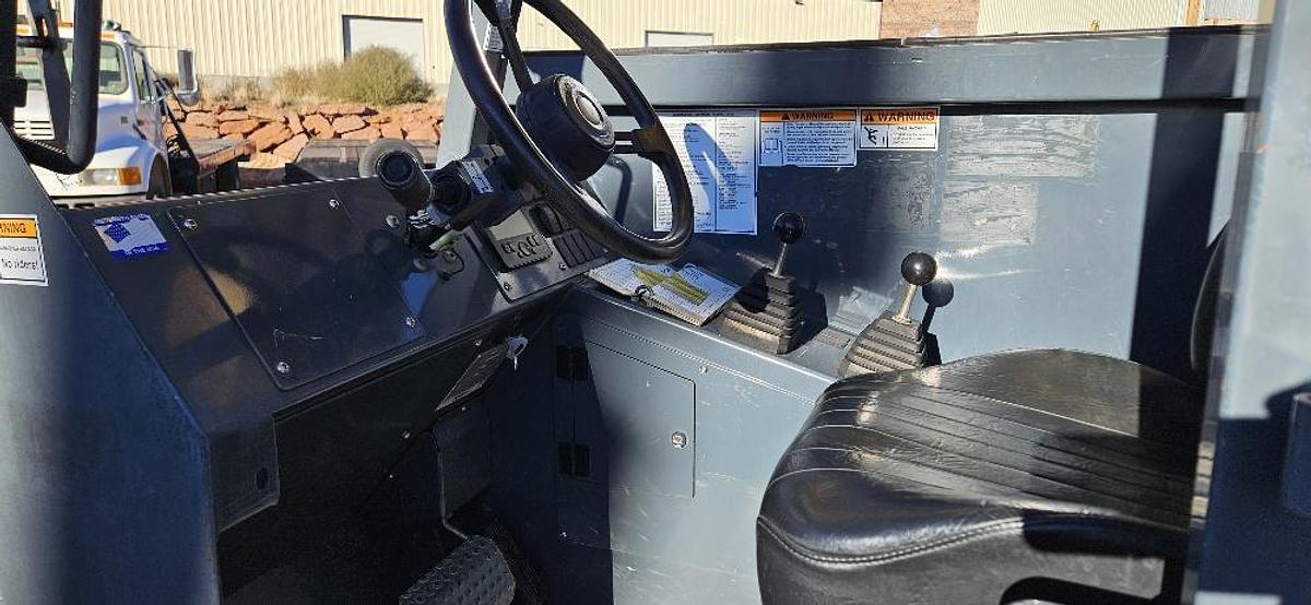 2015 Gehl Telehandler thumbnail 13