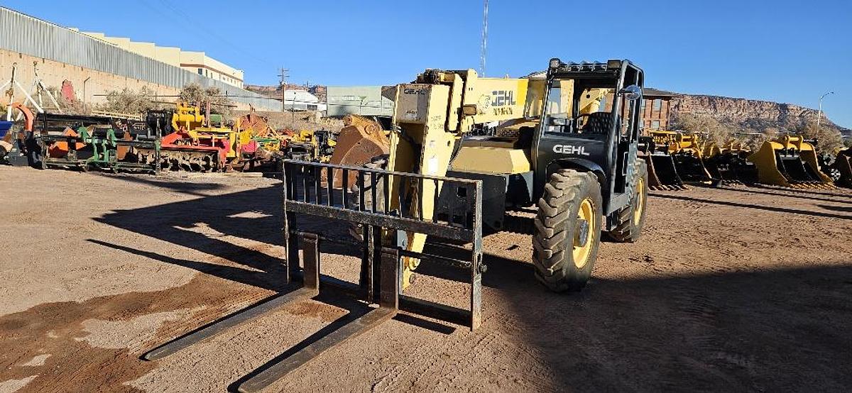 2015 Gehl Telehandler thumbnail 3