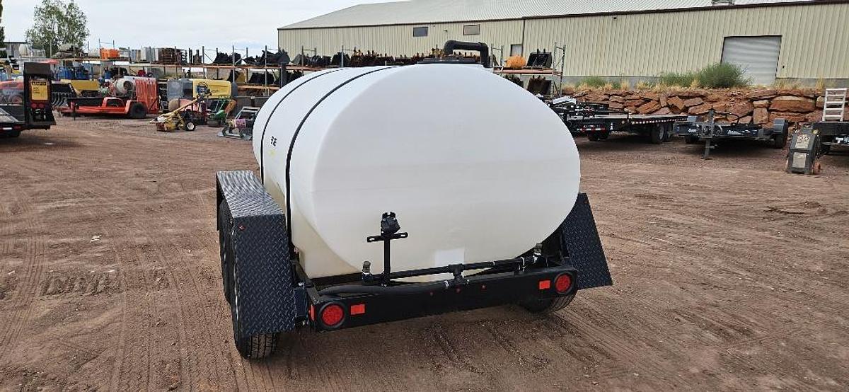 2021 800 Gallon Water Trailer thumbnail 4