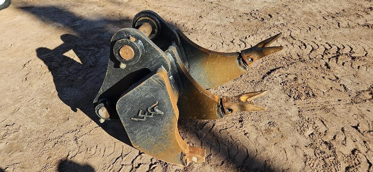 34" Excavator Ripper thumbnail 2