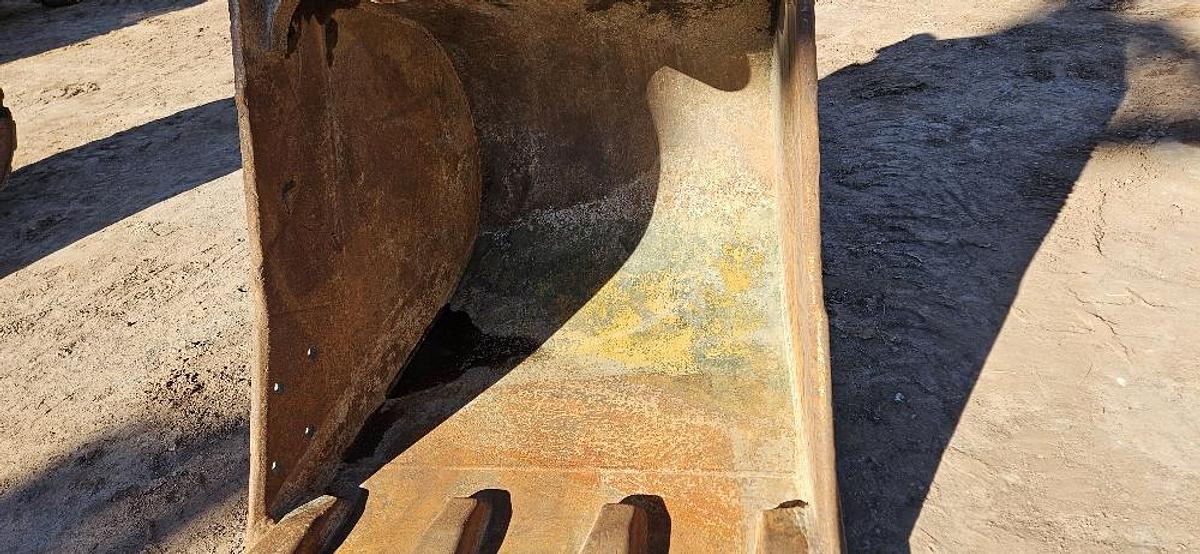 42" Excavator Bucket thumbnail 3