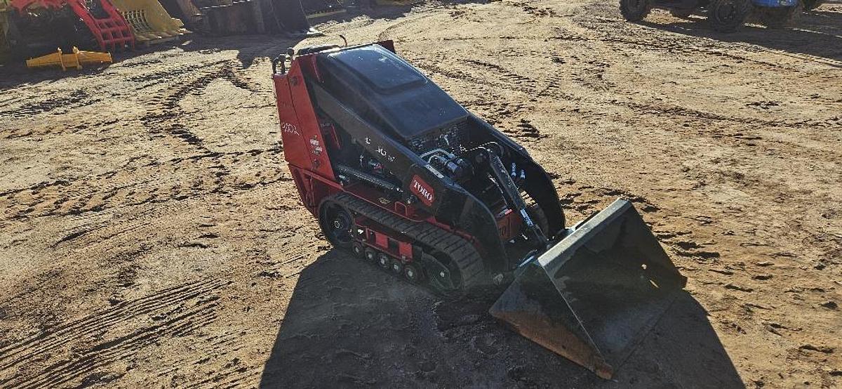 Dingo Mini Skid Steer thumbnail 4