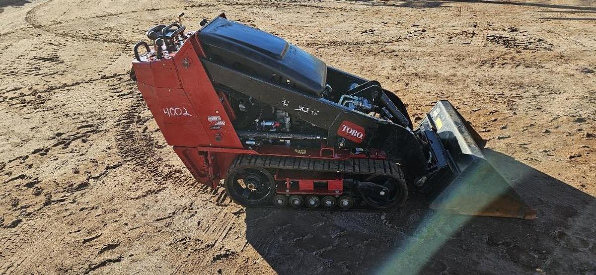 Dingo Mini Skid Steer thumbnail 5