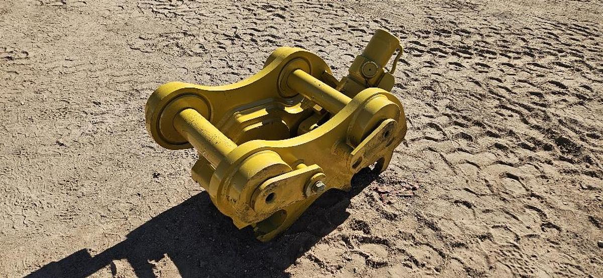 Excavator Hydraulic Quick Coupler thumbnail 4