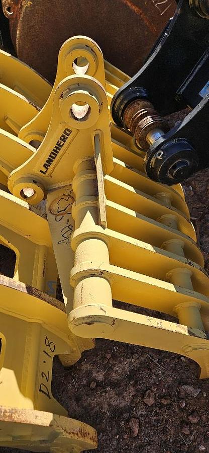 Excavator Hydraulic Quick Coupler thumbnail 8