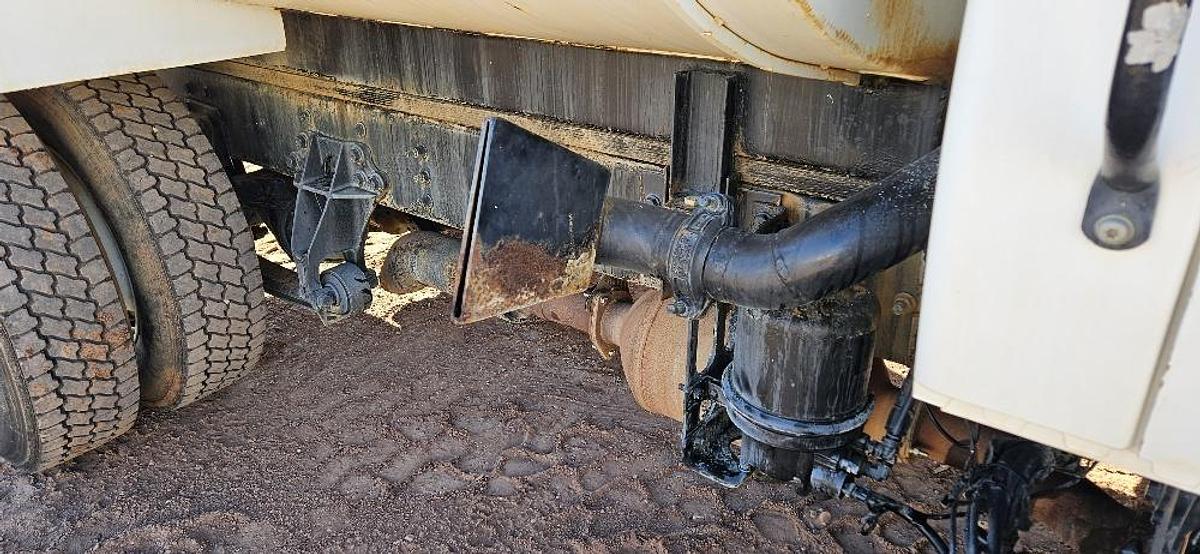 2013 International 4300 Water Truck thumbnail 9