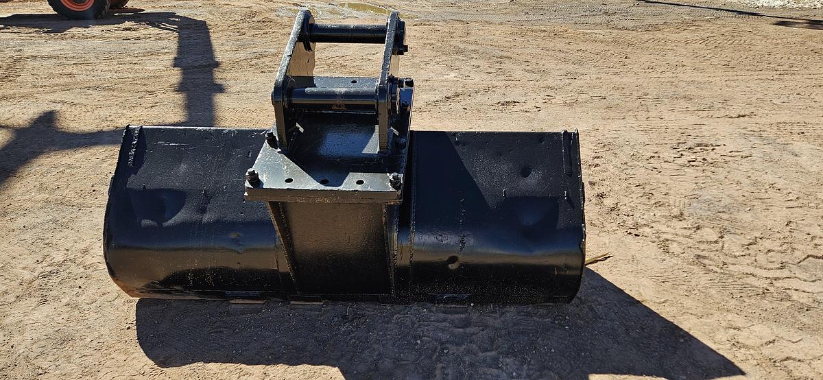 82" Excavator Grading Bucket thumbnail 3