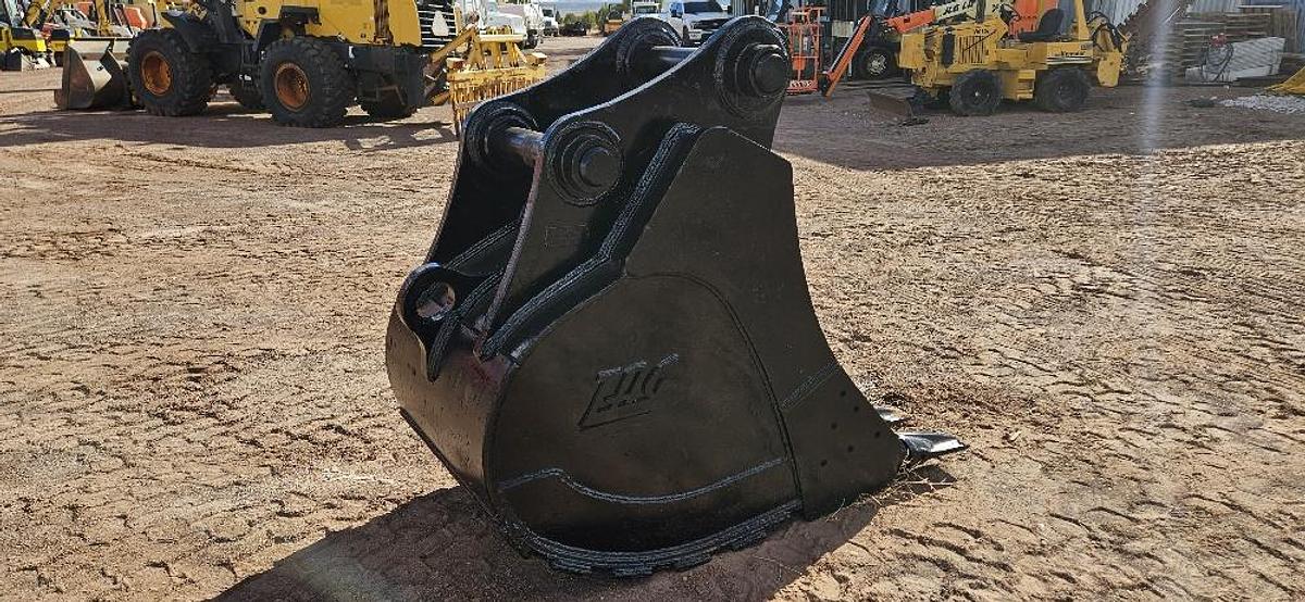40" Excavator Bucket thumbnail 3