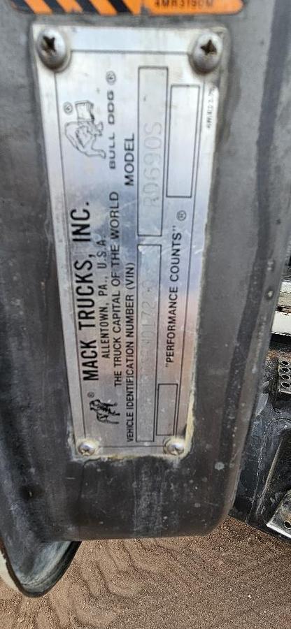 Mack Dumpster Truck thumbnail 13