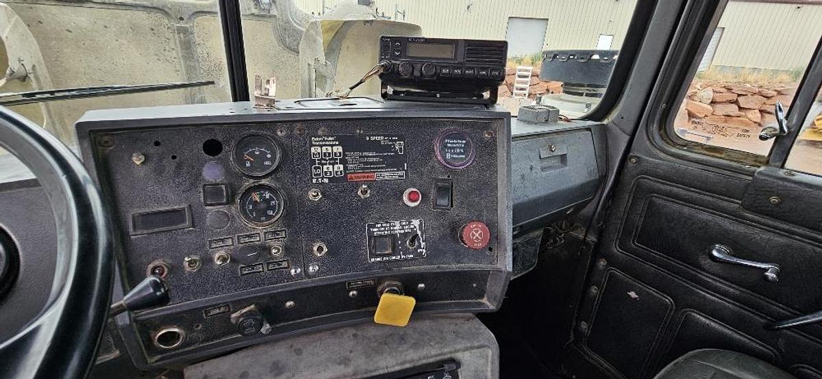 Mack Dumpster Truck thumbnail 14