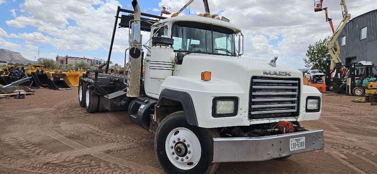 Mack Dumpster Truck thumbnail 6