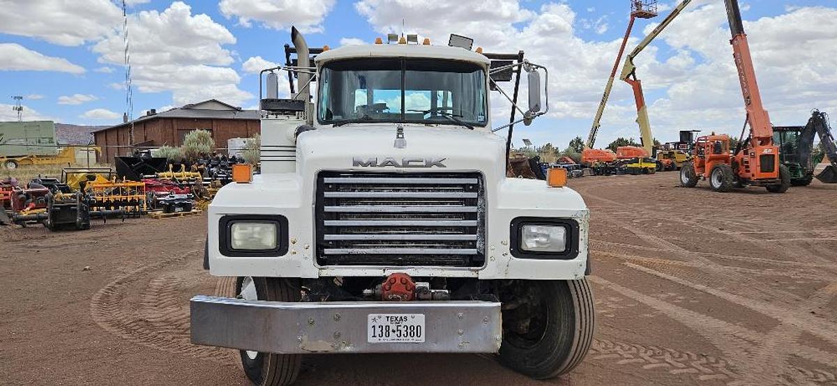 Mack Dumpster Truck thumbnail 7