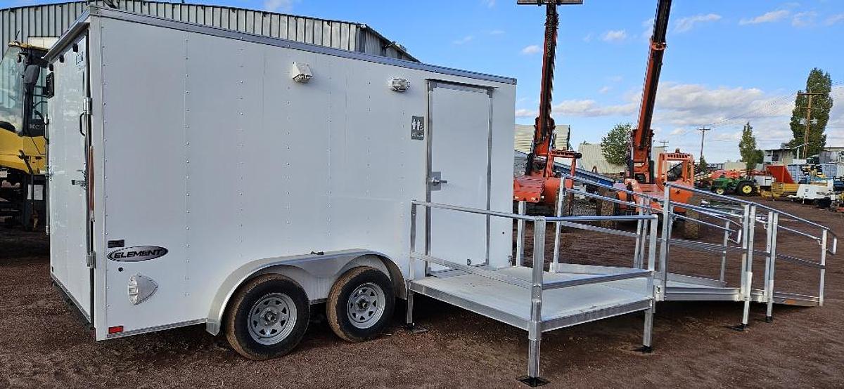 Bathroom Trailer thumbnail 2