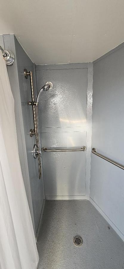 Bathroom Trailer thumbnail 19