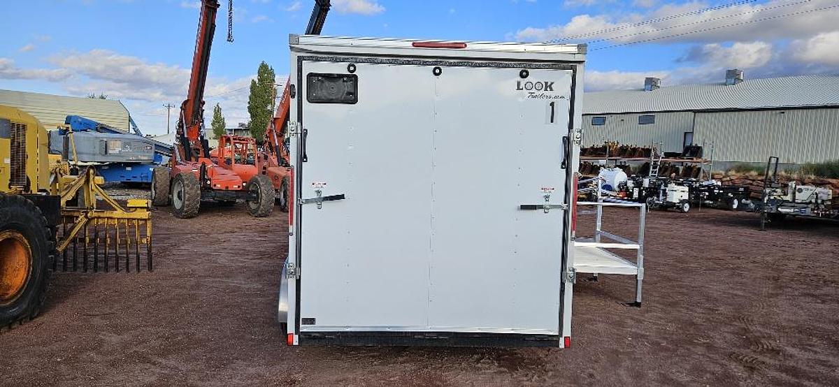 Bathroom Trailer thumbnail 3