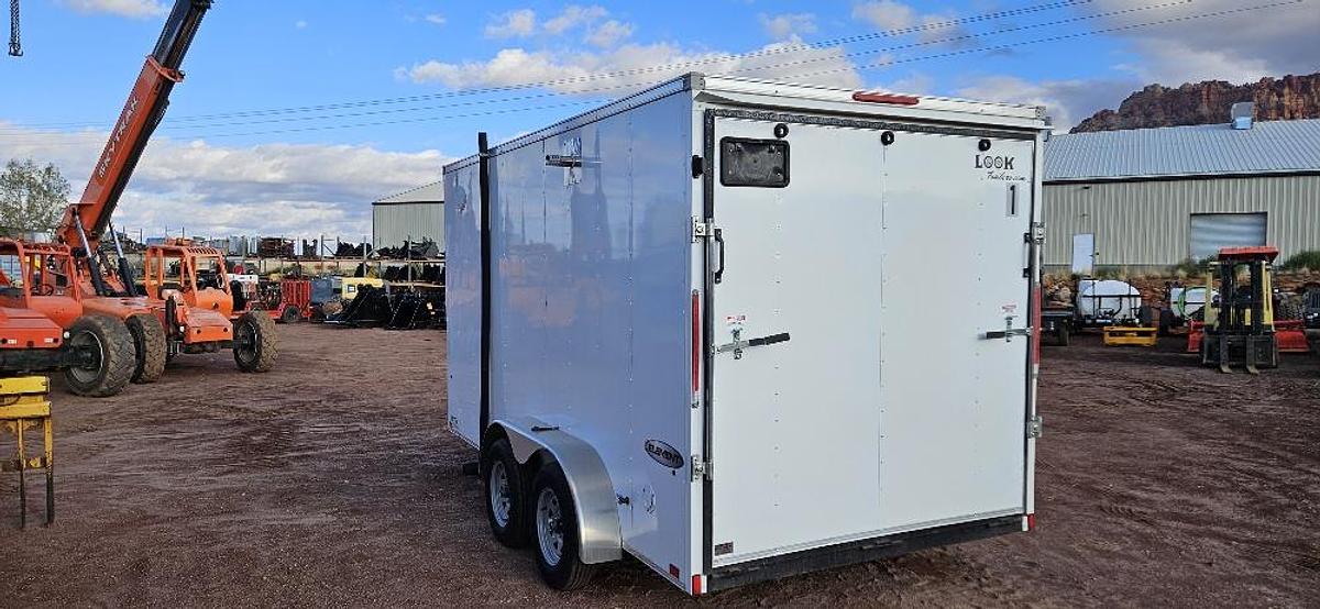 Bathroom Trailer thumbnail 4