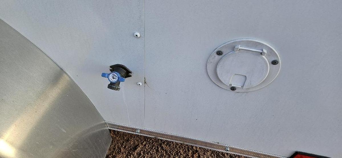 Bathroom Trailer thumbnail 5