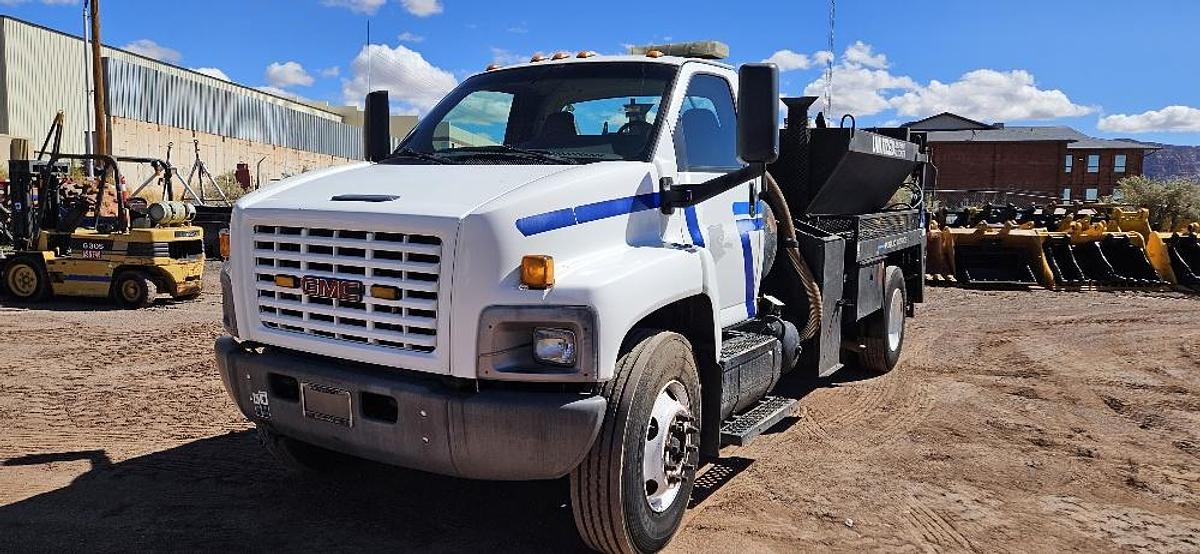 2007 GMC Asphalt Patch Truck thumbnail 2