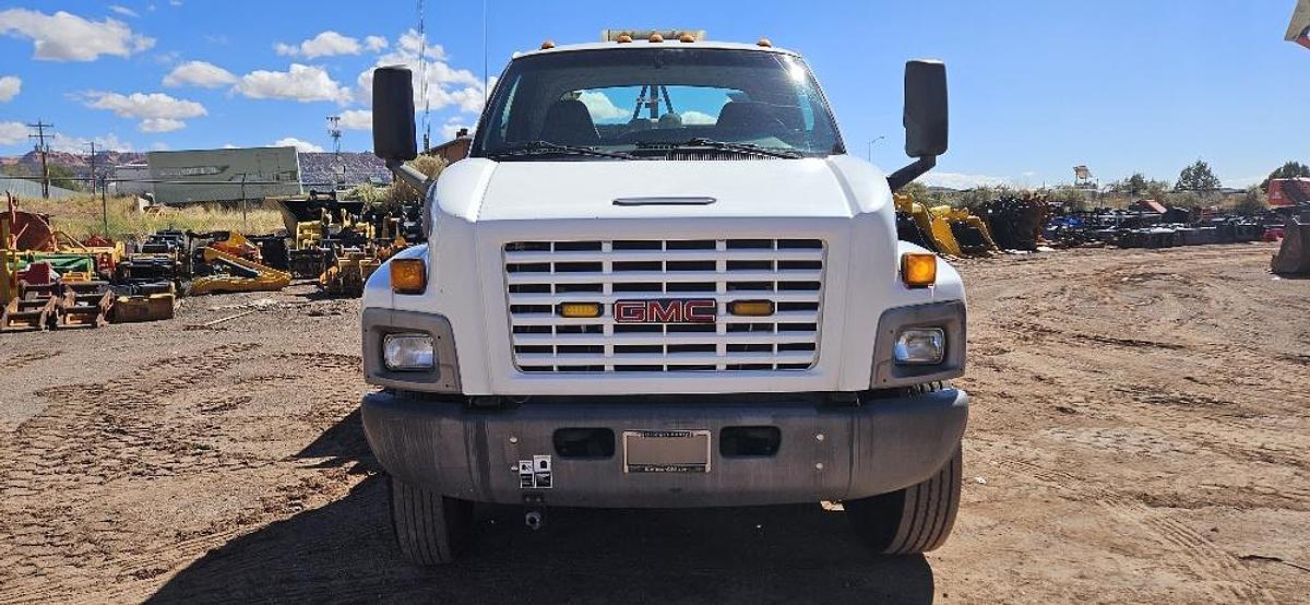 2007 GMC Asphalt Patch Truck thumbnail 3