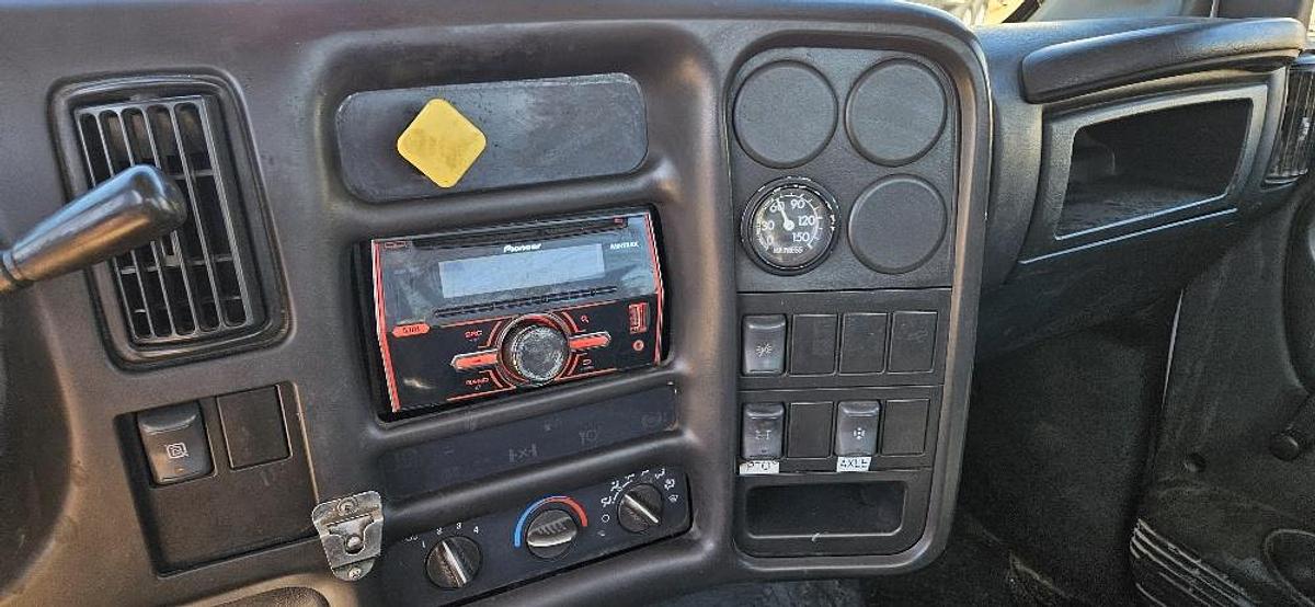 2007 GMC Asphalt Patch Truck thumbnail 29