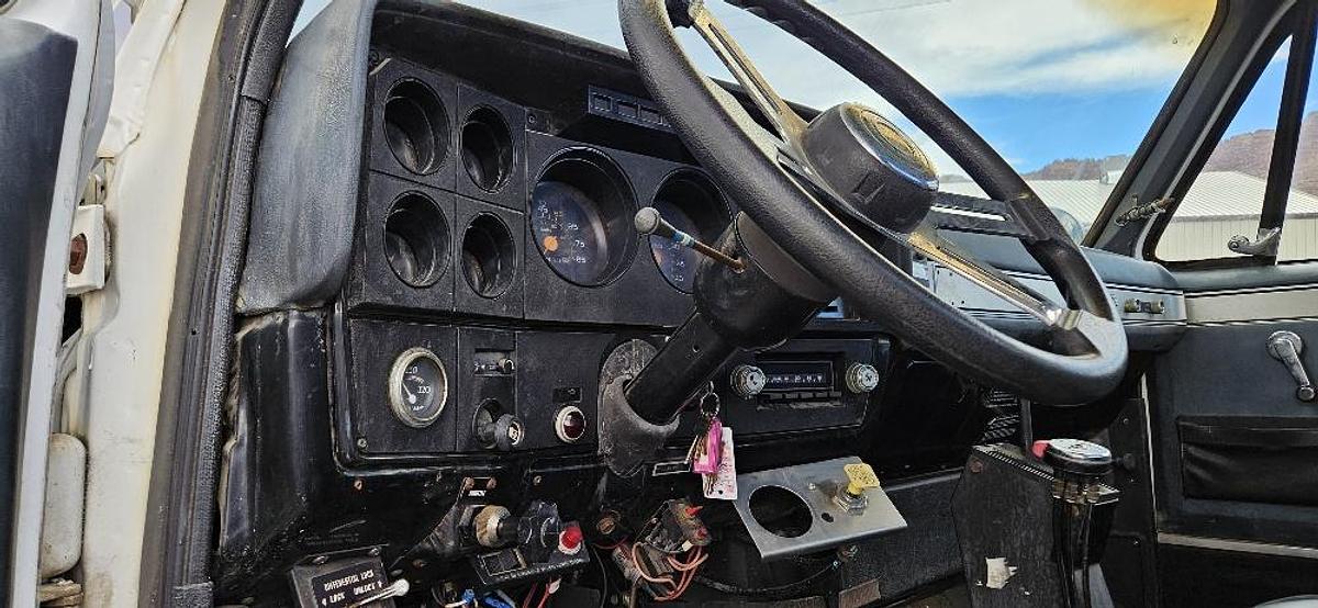 1985 Kodiak 3,000 Gallon Water Truck thumbnail 17