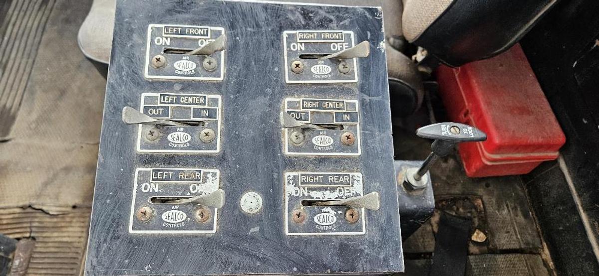 1985 Kodiak 3,000 Gallon Water Truck thumbnail 21