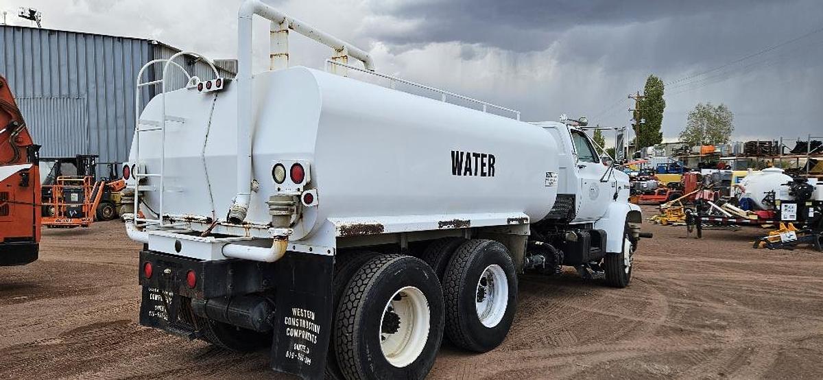 1985 Kodiak 3,000 Gallon Water Truck thumbnail 5