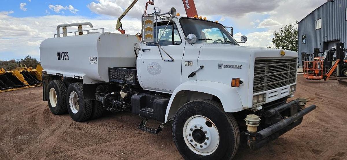 1985 Kodiak 3,000 Gallon Water Truck thumbnail 7