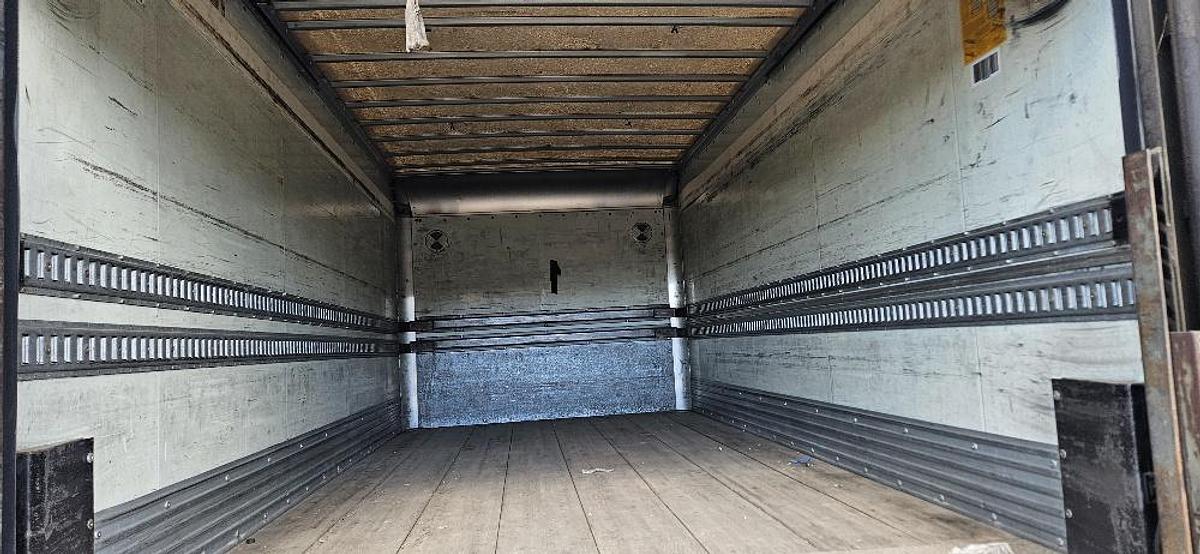 2005 International Box Truck thumbnail 20