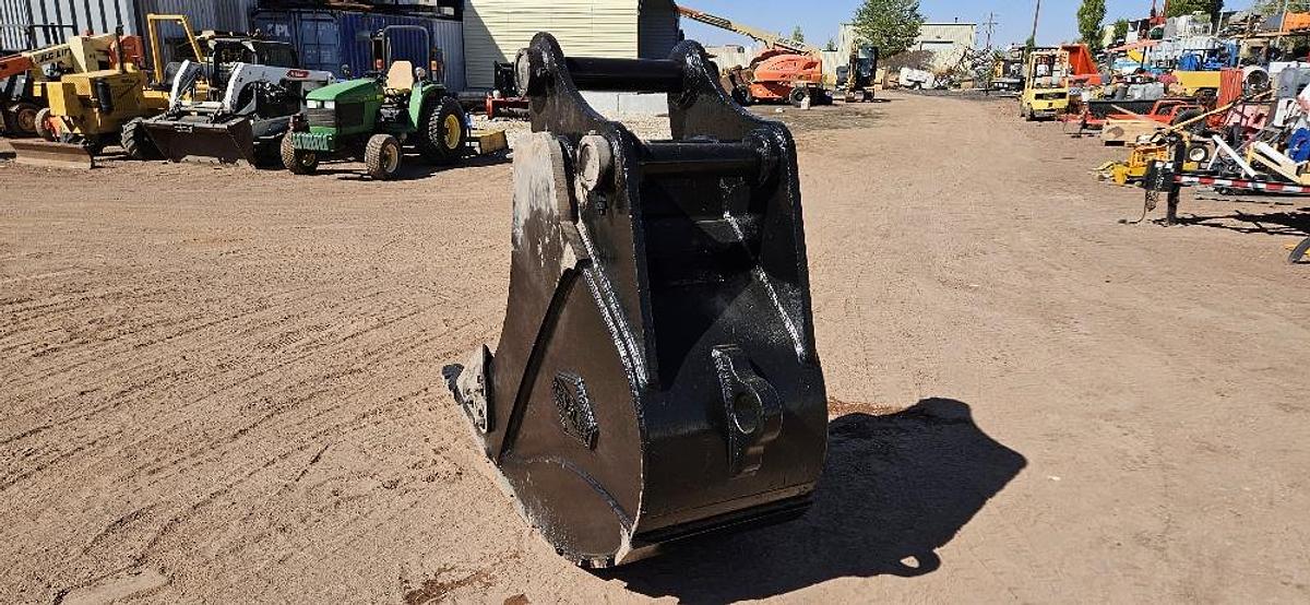 31" Excavator Bucket thumbnail 4