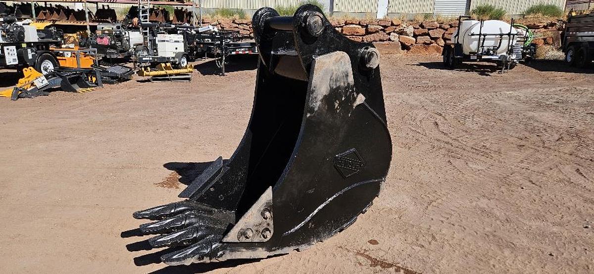 31" Excavator Bucket thumbnail 6