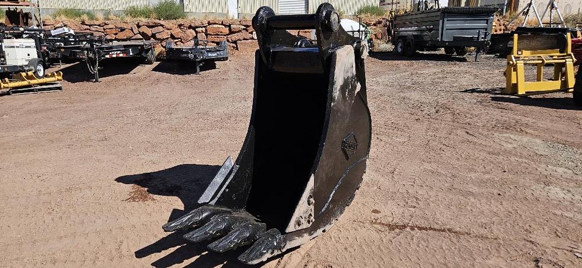 31" Excavator Bucket thumbnail 7