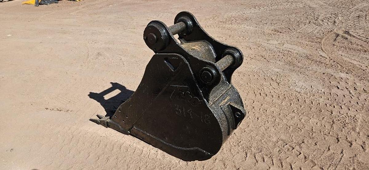 18" Excavator Bucket thumbnail 2